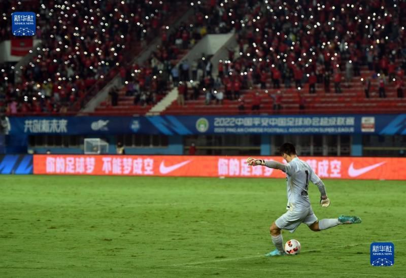 官方消息，皇马主帅安切洛蒂与球队续约至2026年。